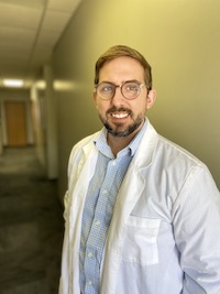 Photo of Dr. Aaron Thomas